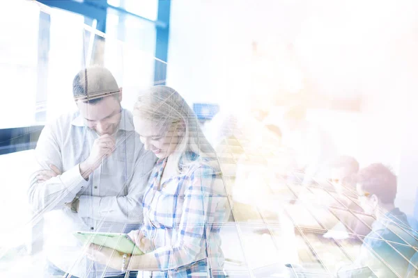 Two Business People Using Tablet Preparing Next Meeting Discussing Ideas — Stock Photo, Image