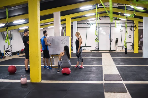 Training Course Group Young Athletes Getting Instructions Trainer Exercise Cross — Stock Photo, Image