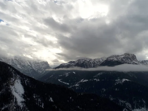 Безпілотник Літаючий Вид Зверху Альпи Погану Погоду Зимовий День — стокове фото