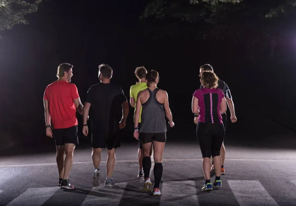 Gruppo Persone Sane Che Fanno Jogging Nel Parco Cittadino Squadra — Foto Stock