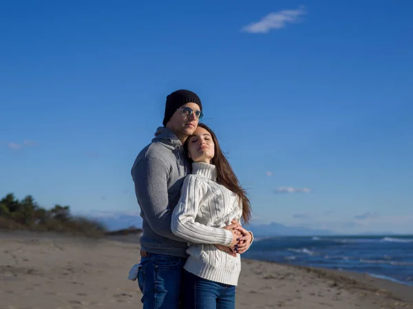 Young Couple Having Fun Walking Hugging Beach Autumn Sunny Day — Stock Photo, Image