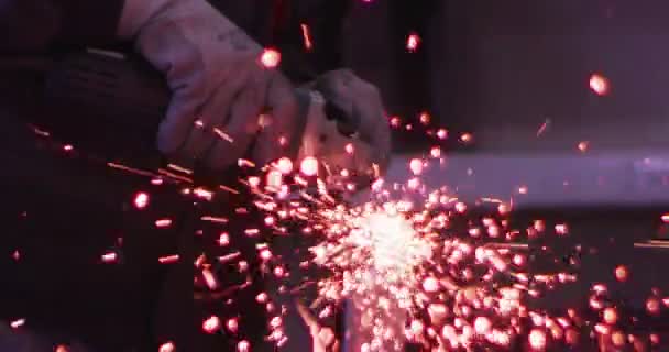 Industry Worker Electric Wheel Grinding Steel Structure Making Sparks Factory — Stock Video