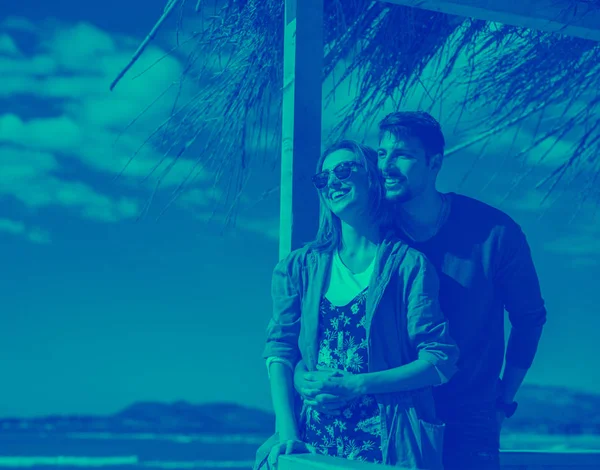 Feliz Casal Enyojing Tempo Juntos Praia Durante Dia Outono — Fotografia de Stock