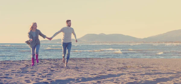 Young Couple Having Fun Walking Hugging Beach Autumn Sunny Day — Stock Photo, Image