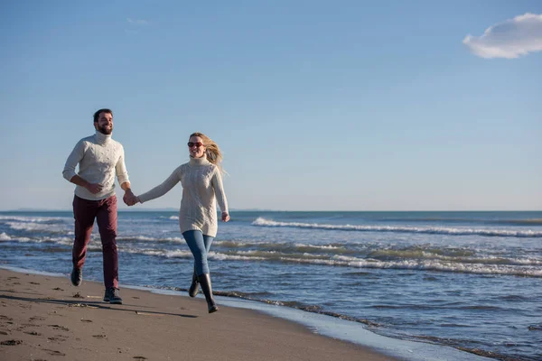 Young Couple Having Fun Walking Hugging Beach Autumn Sunny Day — Stock Photo, Image