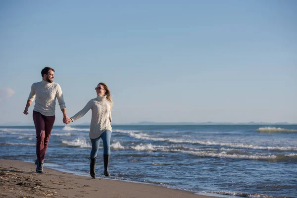 Young Couple Having Fun Walking Hugging Beach Autumn Sunny Day — Stock Photo, Image