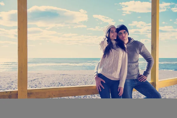 Happy Couple Enyojing Time Together Beach Autumn Day — Stock Photo, Image