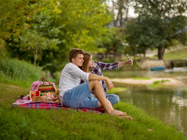 Couple Love Taking Selfie Mobile Phone While Enjoying Picnic Time — Stock Photo, Image