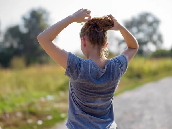 Mladá Žena Těší Zdravý Životní Styl Při Joggingu Venkově — Stock fotografie