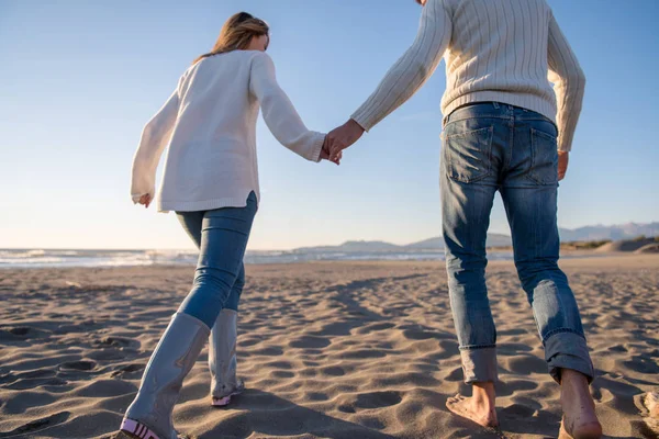 Young Couple Having Fun Walking Hugging Beach Autumn Sunny Day — Stock Photo, Image