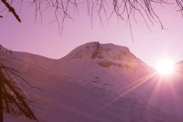Χειμερινή Ανατολή Φρέσκο Χιόνι Στα Βουνά Των Άλπεων Φρέσκο Πρωί — Φωτογραφία Αρχείου