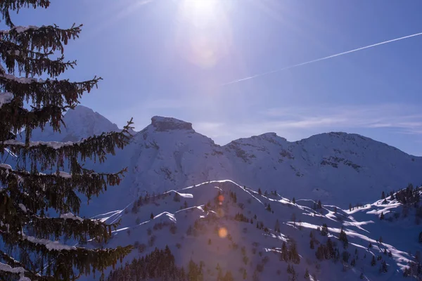 Lever Soleil Hiver Avec Neige Fraîche Dans Les Alpes Montagnes — Photo