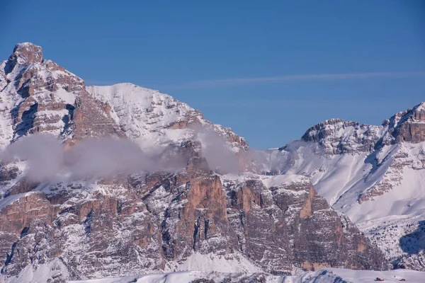 Kış Gündoğumu Ile Taze Taze Sabahı Alps Dağlarda Kar — Stok fotoğraf