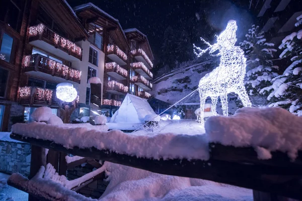 Verschneite Straße Kalter Winternacht Dorf — Stockfoto