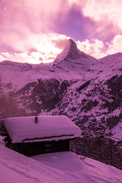 Materia Montaña Zermatt Cubierto Nieve Fresca Hermoso Día Invierno — Foto de Stock