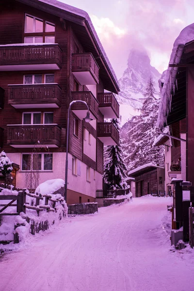 Strassenansicht Des Alten Dorfes Mit Matterhorngipfel Hintergrund Zermatt Schweiz — Stockfoto