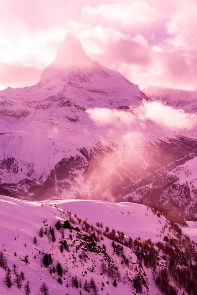 Materia Montaña Zermatt Cubierto Nieve Fresca Hermoso Día Invierno — Foto de Stock