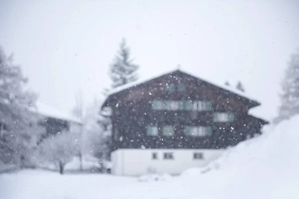 Bellissimo Paesaggio Invernale Con Casa Legno Tempesta Neve — Foto Stock