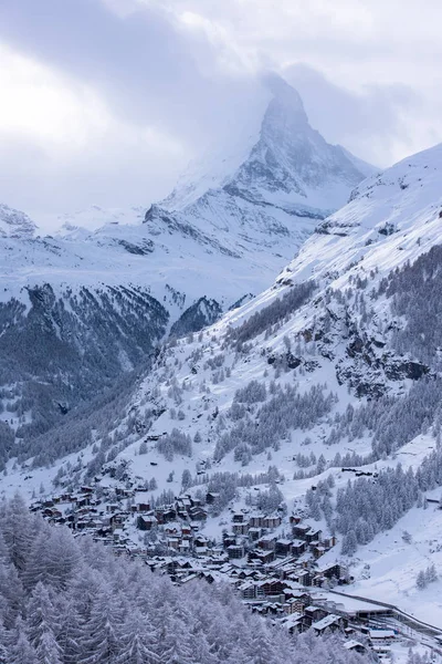 Munte Matterhorn Zermatt Acoperit Zăpadă Proaspătă Ziua Frumoasă Iarnă — Fotografie de stoc gratuită