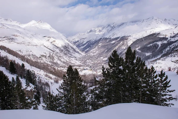 Paesaggio Della Valle Zermatt Vetta Del Corno Matterno Con Neve — Foto Stock