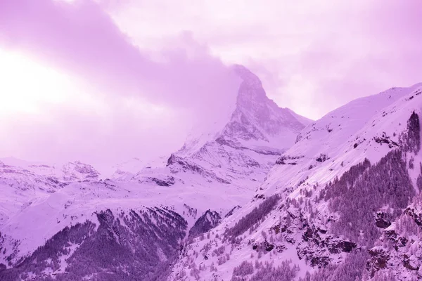 Góra Matterhorn Zermatt Pokryte Puszystym Śniegu Piękny Zimowy Dzień — Zdjęcie stockowe