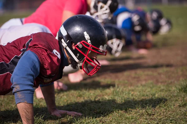 Equipo Fútbol Americano Haciendo Flexiones Durante Entrenamiento Campo — Foto de Stock