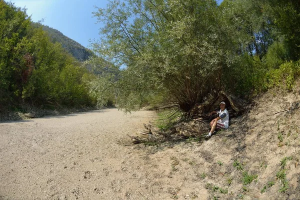 Seinor Male Hiker Relaxing Nature While Walking Tour Beautiful Summer — Stock Photo, Image