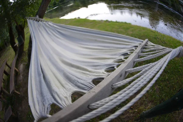 Cama Swing Hammoc Belo Acampamento Natureza Perto Rio — Fotografia de Stock