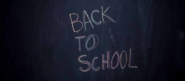 Terug Naar School Puttend Uit Zwarte Schoolbord — Stockfoto