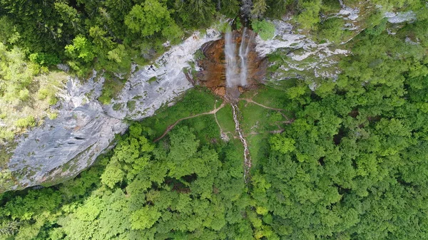 Водопад Пейзаж Воздушный Вид Сверху Путешествия Спокойный Пейзаж Фон Замедленной — Бесплатное стоковое фото