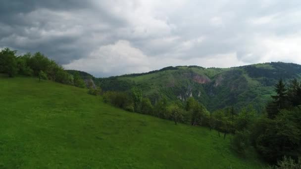 Waterval Landschap Luchtfoto Bovenaanzicht Reizen Rustig Landschap Achtergrond Slow Motion — Stockvideo