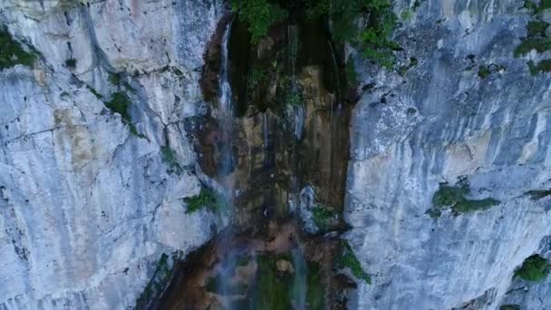 Wasserfall Landschaft Luftaufnahme Reise Ruhige Landschaft Hintergrund Zeitlupe — Stockvideo