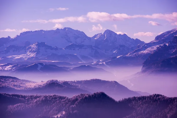 Βουνά Όμορφα Αλπικά Πανοραμική Θέα Εξοχής Ευρωπαϊκής Άλπεων Τον Χειμώνα — Φωτογραφία Αρχείου