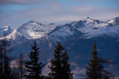 Kış dağlar Avrupa Alpleri alp panoramik görünüm kar maskeli güzel