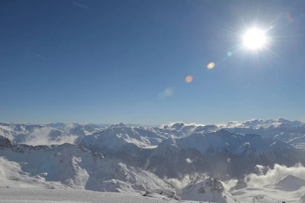 Montagnes Hiver Belle Vue Panoramique Alpine Sur Neige Fraîche Plafonnée — Photo