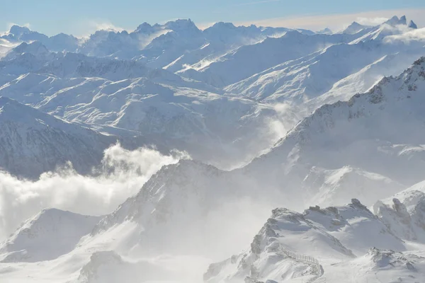 Vinter Berg Vackra Alpina Panoramautsikt Över Nysnö Utjämnade Franska Alperna — Stockfoto