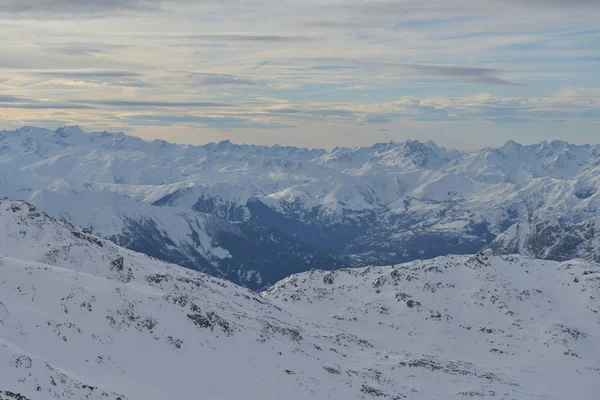 Vinter Berg Vackra Alpina Panoramautsikt Över Nysnö Utjämnade Franska Alperna — Stockfoto