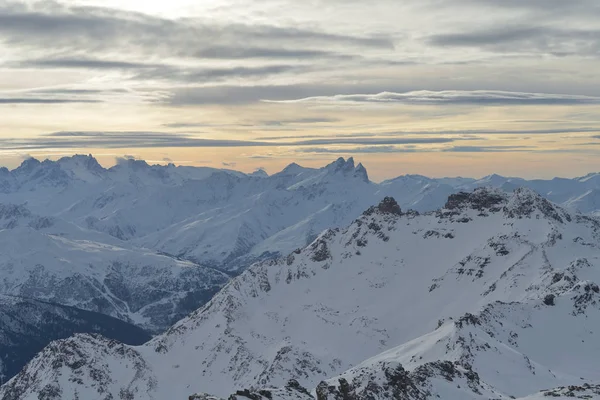 Musim Dingin Pegunungan Indah Panorama Alpine Tampilan Salju Segar Dibatasi — Stok Foto