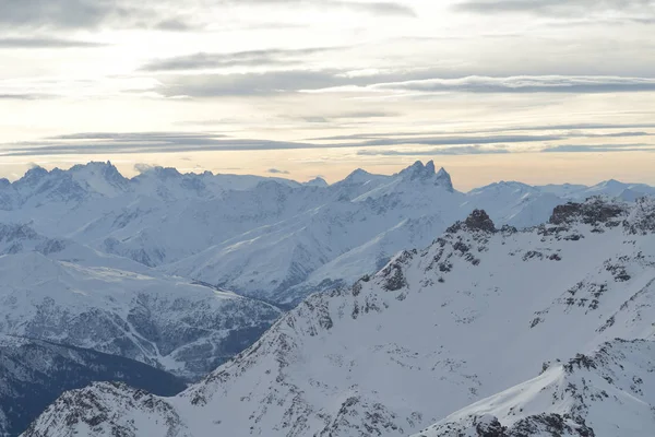 Montagnes Hiver Belle Vue Panoramique Alpine Sur Neige Fraîche Plafonnée — Photo