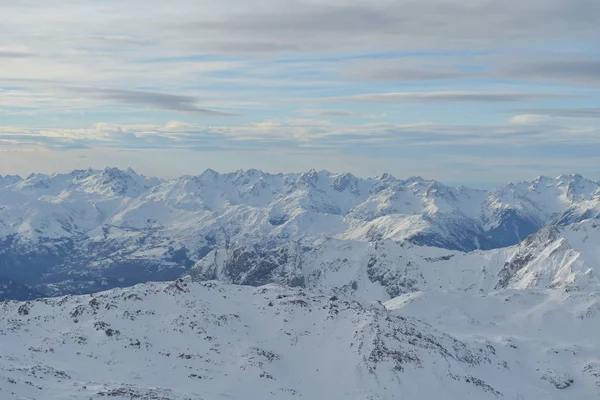 Kış Dağlar Dağ Manzarasına Taze Kar Fransız Alps Şapkalı Güzel — Stok fotoğraf