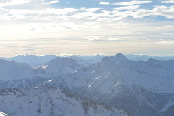 Montanhas Inverno Bela Vista Panorâmica Alpina Neve Fresca Tampado Alpes — Fotografia de Stock