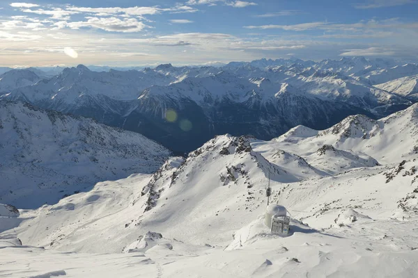 Kış Dağlar Dağ Manzarasına Taze Kar Fransız Alps Şapkalı Güzel — Stok fotoğraf