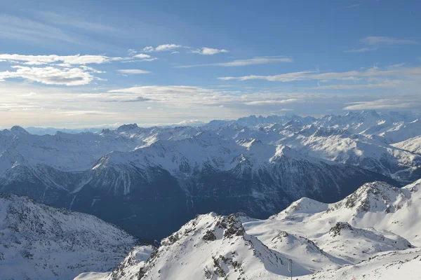 Zima Góry Piękny Panoramiczny Widok Alpejskie Świeżego Śniegu Ograniczona Alpy — Zdjęcie stockowe