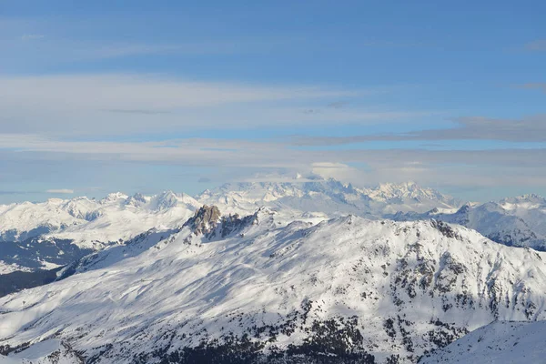 Kış Dağlar Dağ Manzarasına Taze Kar Fransız Alps Şapkalı Güzel — Stok fotoğraf