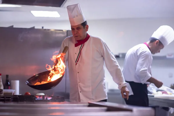 Chef Cooking Doing Flambe Food Restaurant Kitchen — Stock Photo, Image