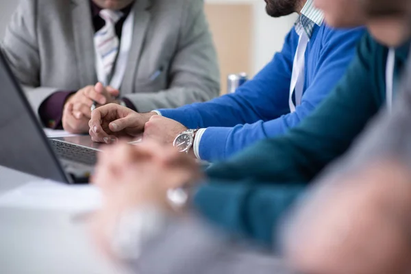 Group Young Business People Brainstorming Discussing Business Plan Meeting Startup — Stock Photo, Image