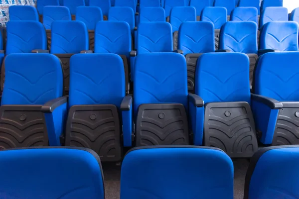 Conferência Vazia Teatro Sala Cinema Com Fileiras Assentos Azuis — Fotografia de Stock