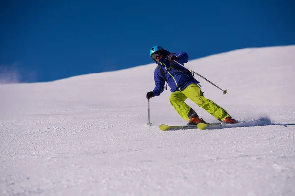 Young Athlete Freestyle Skier Having Fun While Running Downhill Beautiful — Stock Photo, Image
