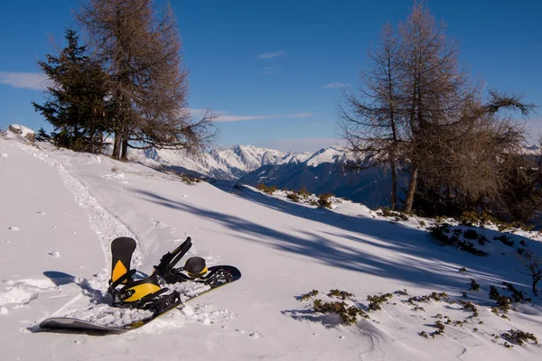 Snowboard Snow Sunny Mountains Sky Background Alpine Skiing Resort — Stock Photo, Image