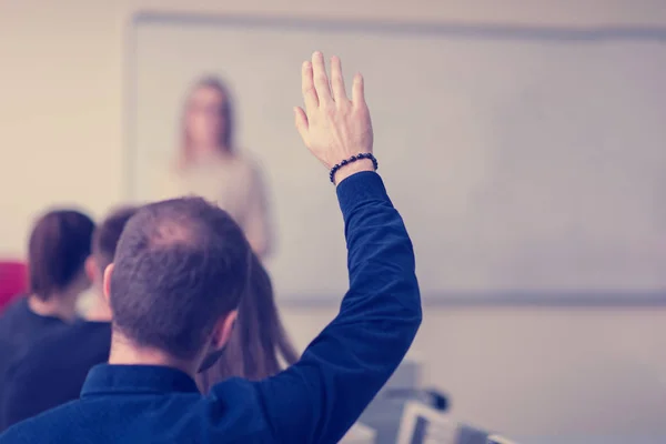 Gruppe Junger Studenten Die Mit Dem Lehrer Elektronischen Klassenzimmer Technische — Stockfoto